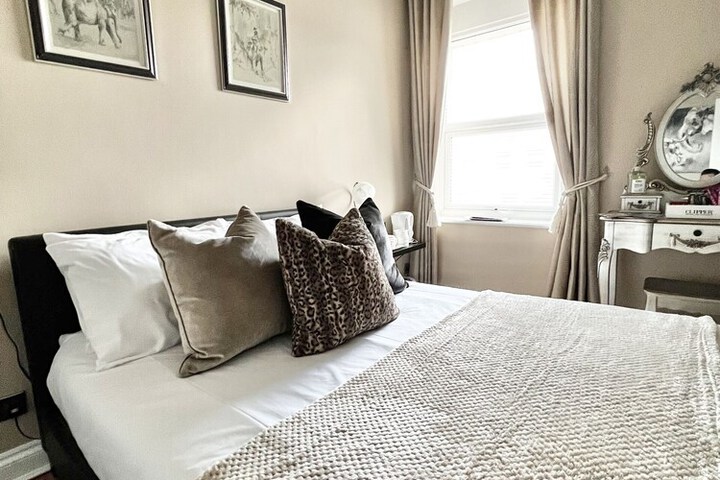 Room 16 of 74