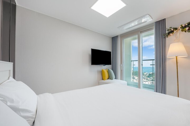 Room 295 of 640