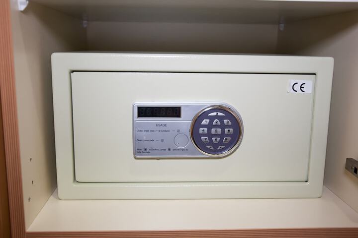 Room 42 of 159