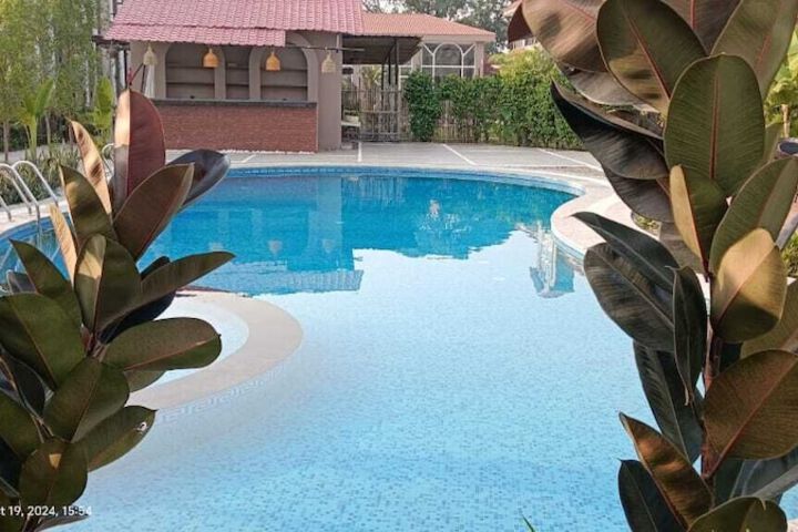 Pool 7 of 13