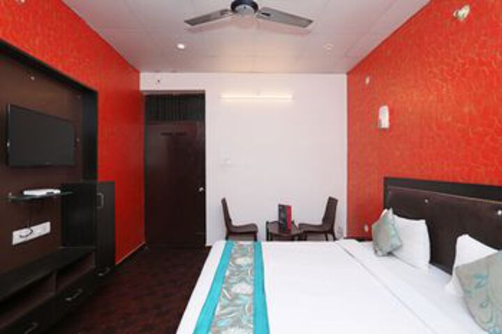 Room 8 of 21
