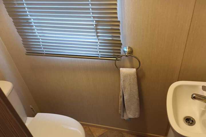 Room 9 of 25