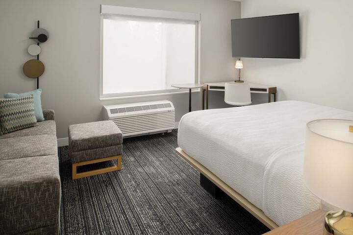 Room 9 of 29