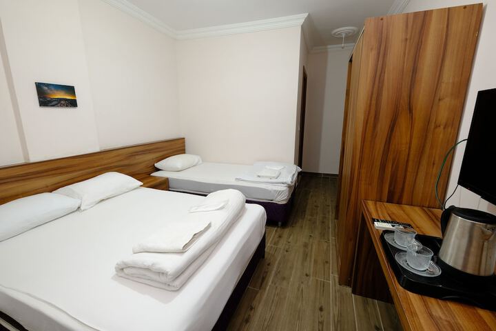 Room 9 of 29