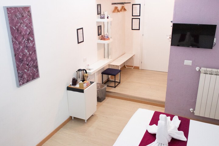 Room 9 of 34