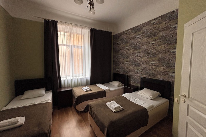 Room 179 of 272