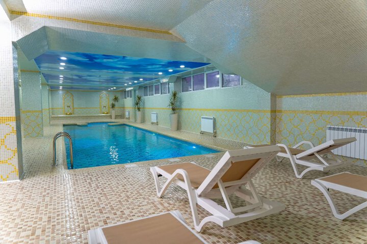 Pool 78 of 102
