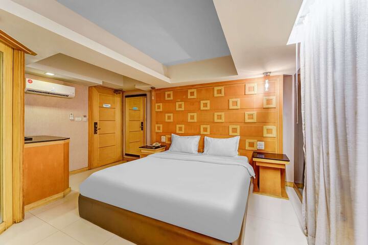 Room 8 of 19