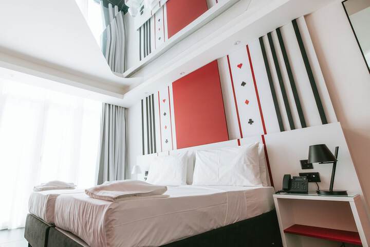 Room 8 of 46