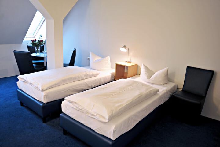 Room 52 of 86
