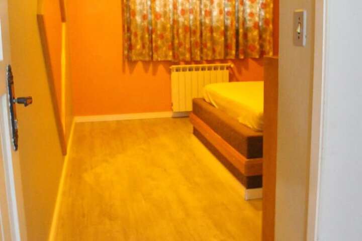 Room 9 of 38