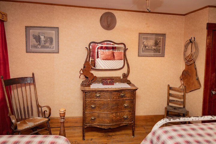 Room 6 of 45