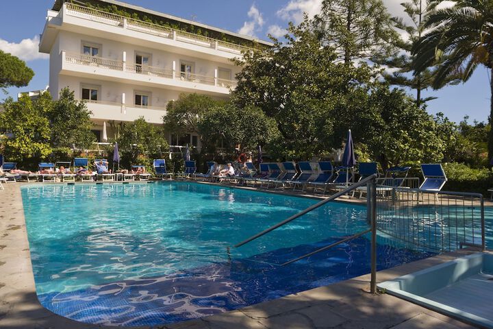 Pool 71 of 101
