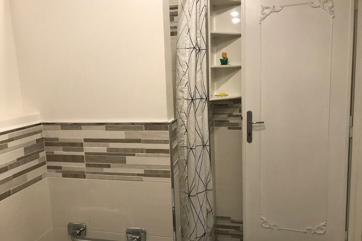 Room 29 of 37
