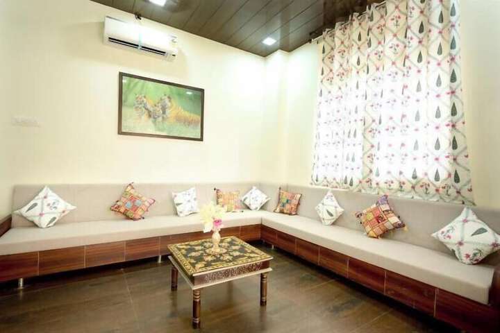 Room 9 of 21