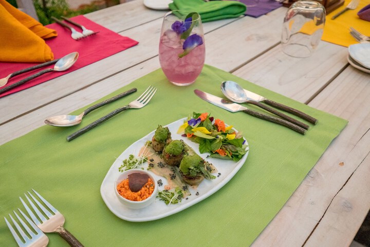 Dining 270 of 307