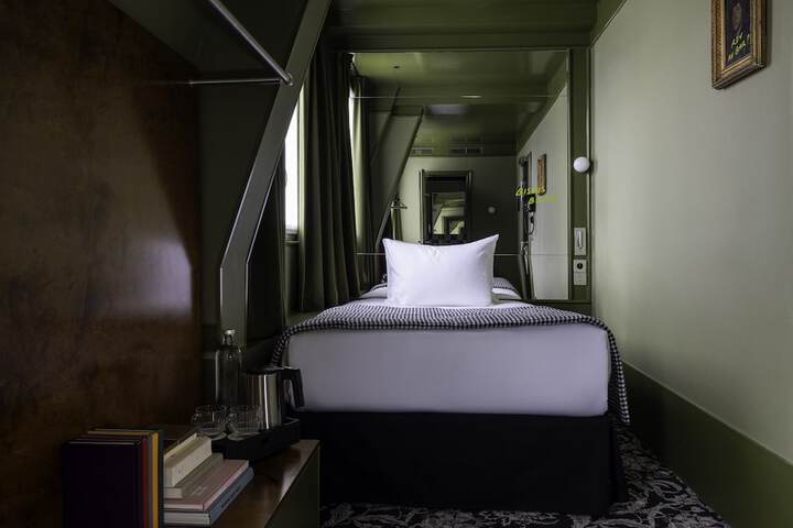 Room 12 of 61