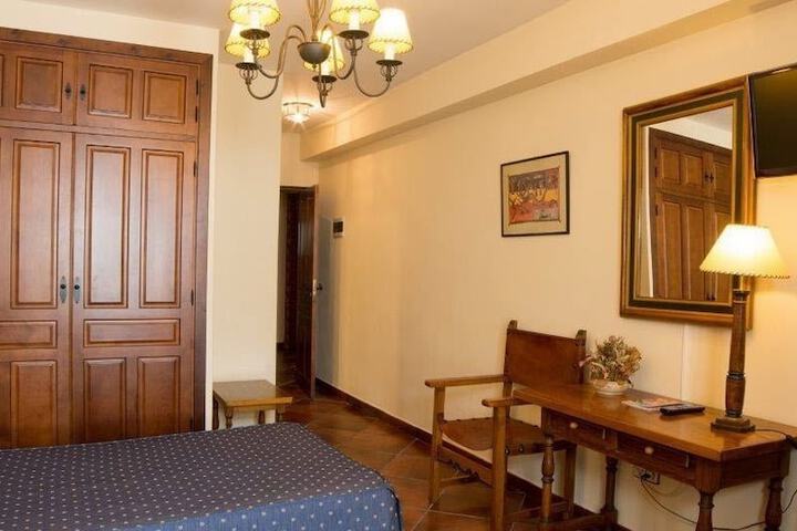 Room 11 of 72