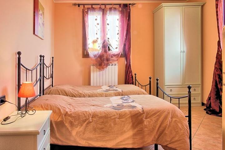 Room 5 of 47