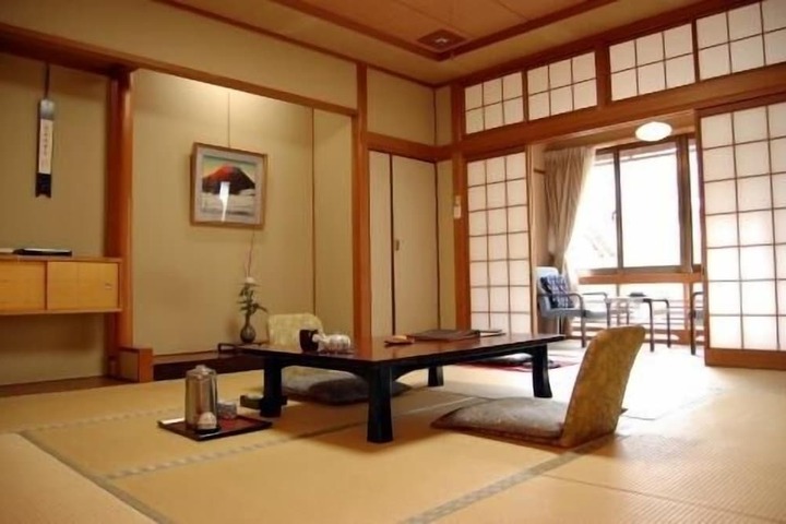 Room 12 of 31