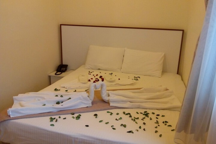 Room 8 of 25