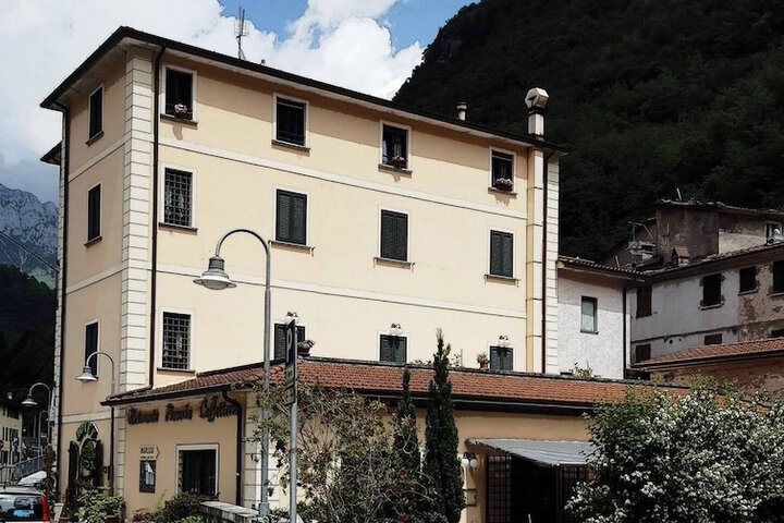 Hotel 19 of 20