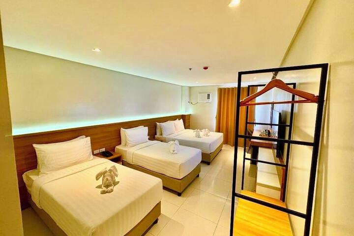 Room 3 of 12