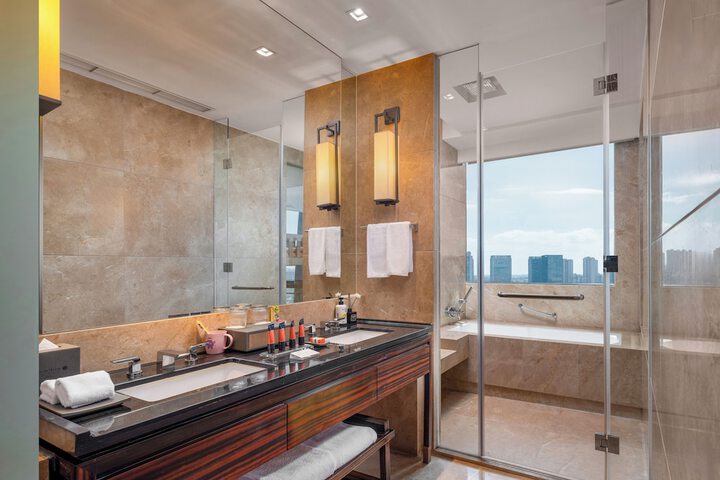 Room 21 of 49