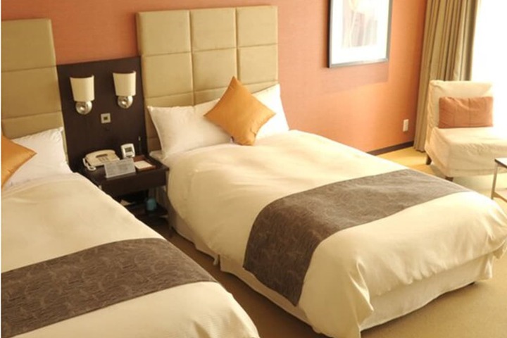 Room 8 of 29