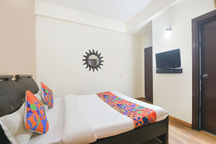 Room 14 of 33