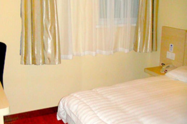 Room 3 of 7