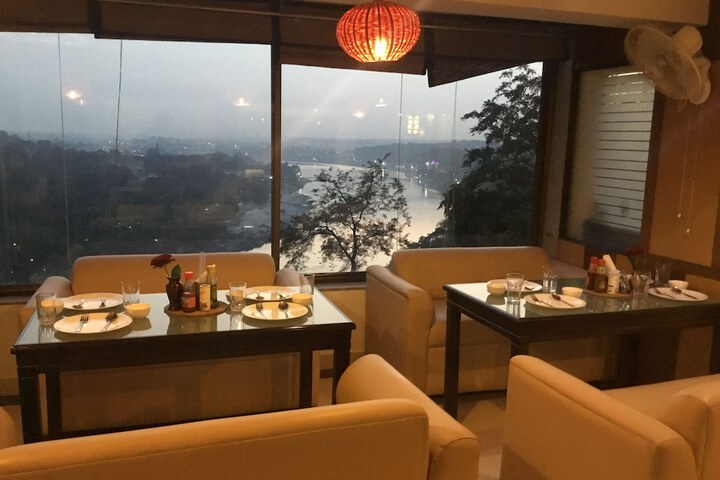 Dining 89 of 120