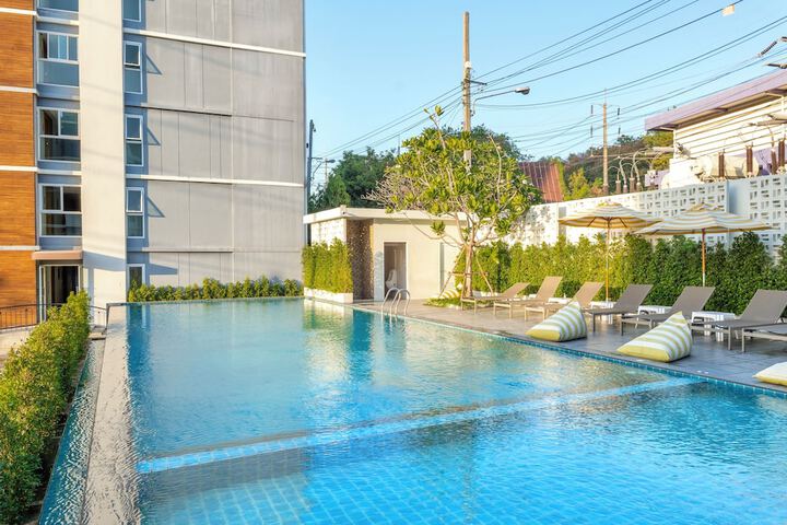 Pool 51 of 120