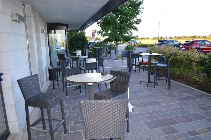 Terrace/Patio 18 of 22