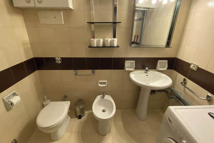 Room 10 of 20