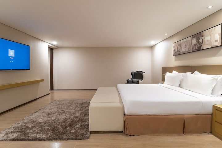 Room 27 of 63