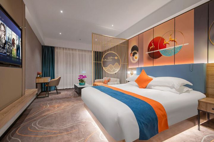 Hefeng Hotel (Shenzhen Zhongying Street Haishan Subway Station)