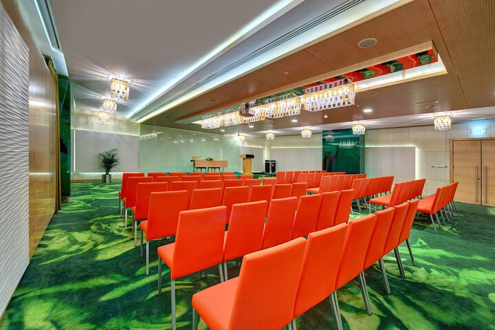 Ballroom/Hall 62 of 70