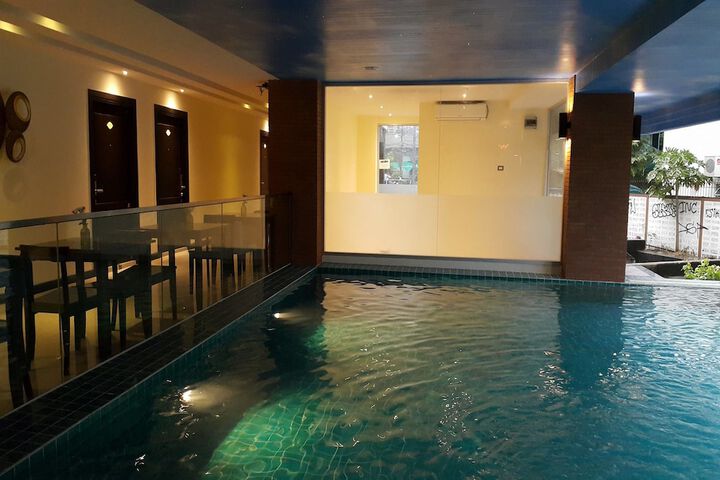 Pools & Facilities