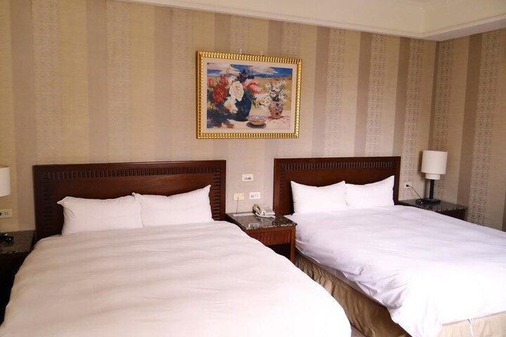 Room 25 of 37