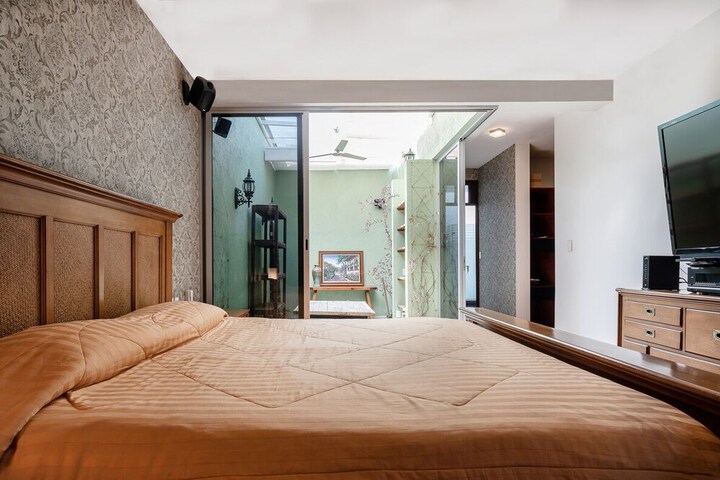 Room 3 of 24
