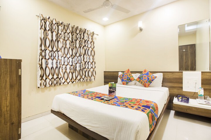 Room 9 of 25