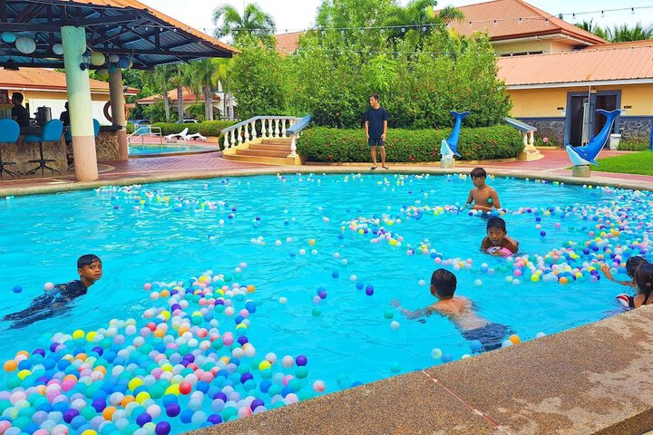 Pool 92 of 199