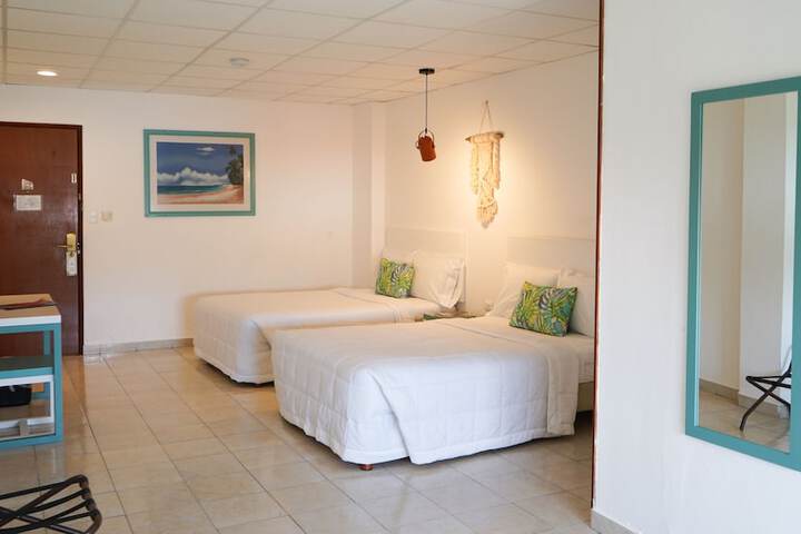 Room 10 of 48