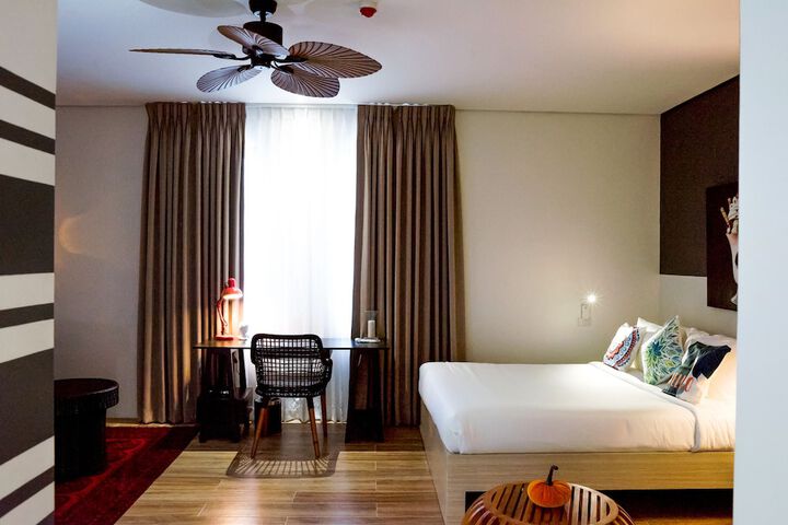 Room 4 of 34