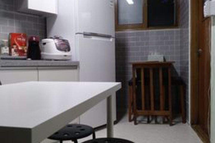 Room 70 of 96