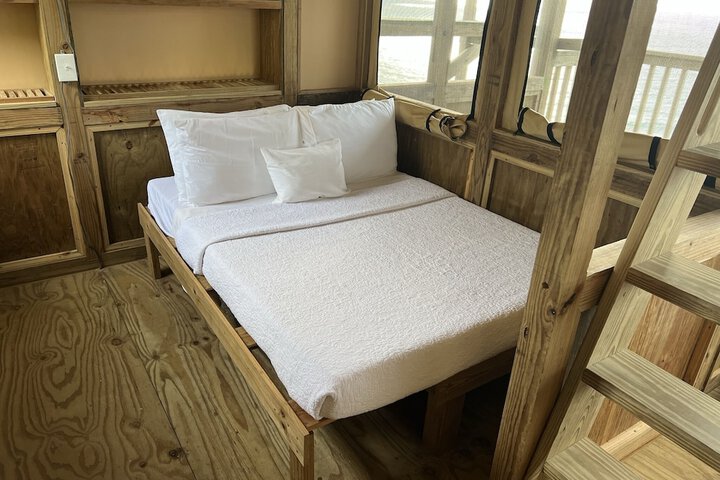 Room 4 of 65