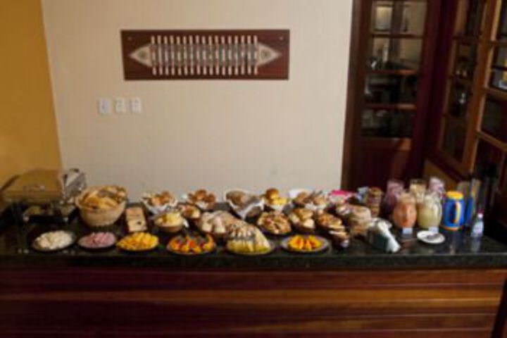 Dining 11 of 20