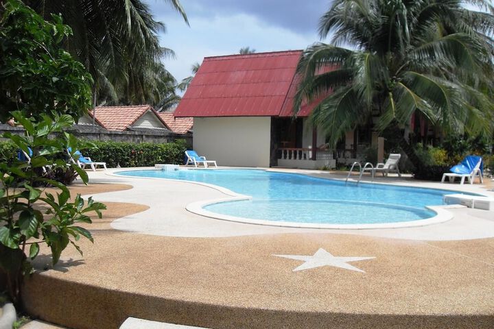 Hotel Pool