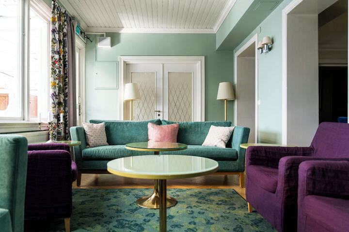 Guest Lobby